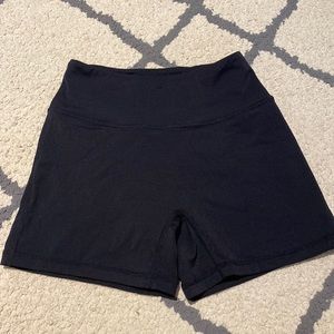 ALPHALETE BLACK SHORTS SIZE M !!